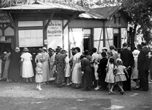 Pentecost: Tourist cafe in Berlin, 1935
