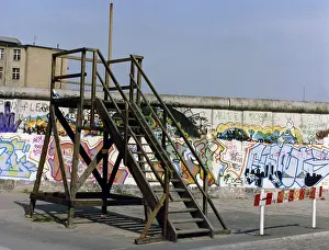 Republik: Tourist Platform at the Berlin Wall