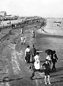 Lido: Tourists at the lido, 1910
