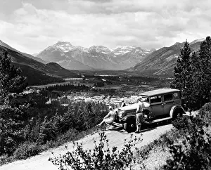 Admire: Tourists look at the view, 1925