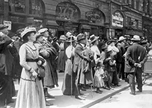 Glockenspiel: Tourists on the Marienplatz, 1910