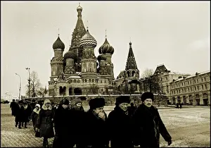Basils: Tourists near St. Basils Cathedral, Red Square, Moscow