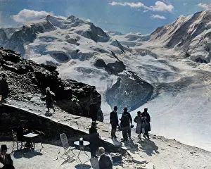 Breathtaking: TOURISTS IN SWITZERLAND