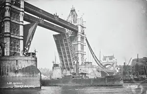 Drawbridge: Tower Bridge