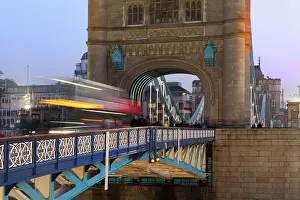 Bascule: Tower Bridge, London, UK