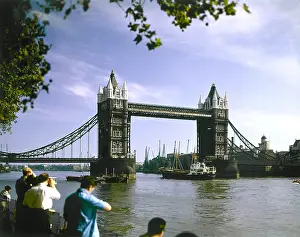 Bascule: Tower Bridge and the River Thames, London
