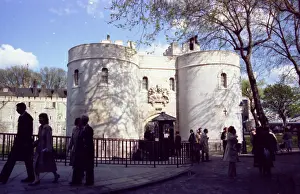 Silhouetted: Tower of London with tourists