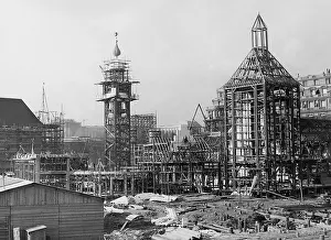 Pavillon: Tower of the north and pavilion de Picardie under constructi