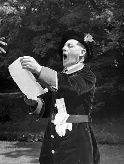Criers: TOWN CRIER/CONTEST