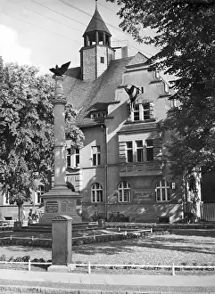 Youngest: The Town Hall of Vietz, 1935