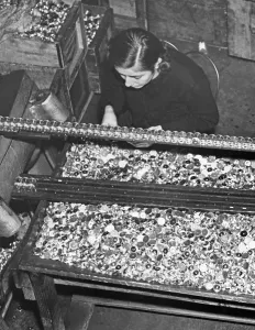 Punching: Toy production in Germany, 1937