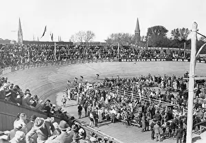 Semper: Track cycling in the Ruett Arena, 1928