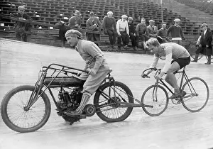Racers: Track cyclists in New Jersey, 1927