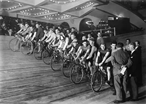 Cyclists: Track cyclists at the start, 1929