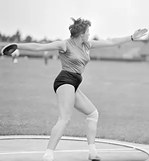 Evzen: Track and Field - athlete - discus - disc