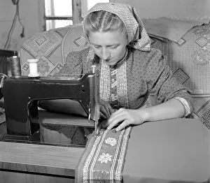 Handwork: Traditional - sewing machine