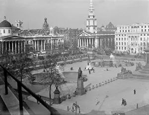 TRAFALGAR SQUARE 1930S