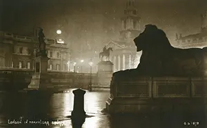 Flagstone: Trafalgar Square, London - At Night