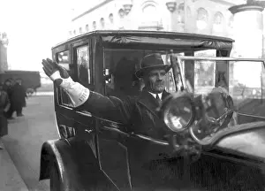 Intention: Traffic glove for drivers, 1927