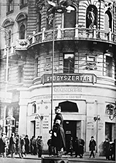Manually: Traffic lights in Budapest