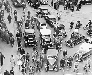 Bicyclists: Traffic on Marienplatz in Munich