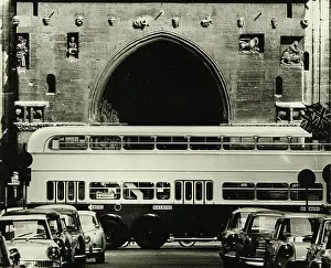 Hubmann: Traffic in front of St.Stephan's cathedral
