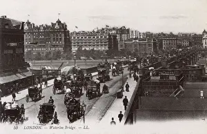 Motorbus: Traffic on Waterloo Bridge, London