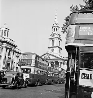 Busses: Traflagar Square, London