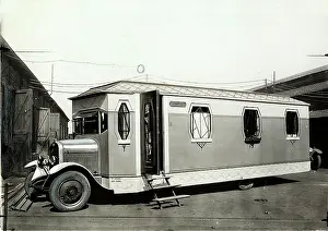 Partout: The trailer of the automobilist