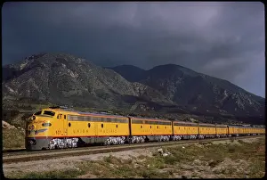 Cajon: Train - Freight - Railroad - Transportation