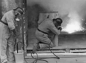 Pumping: Training for extinguishing a fire bomb, 1941