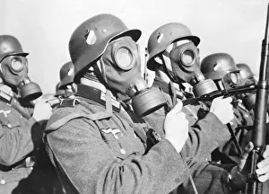 Apprentices: Training with gas masks