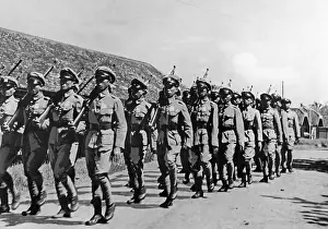 Auxiliaries: Training of native soldiers in Indonesia, 1942