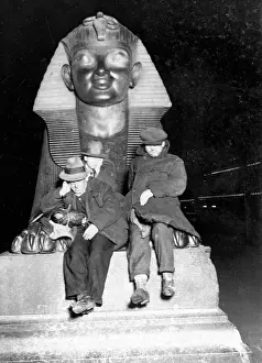 Sphynx: TRAMPS UNDER THE SPHYNX