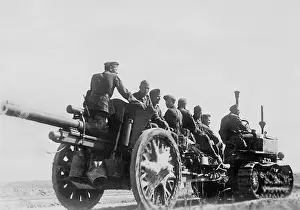 Transports: Transport of an artillery gun in WWII on the Eastern front