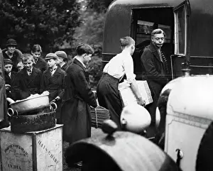 Crates: Transport of children, 1939