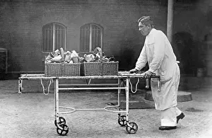Clinic: Transport of medicines, around 1931