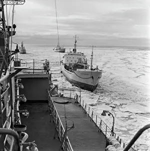 Towing: Transport Vessel Convoy