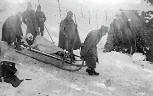 Sleds: Transportation of wounded soldiers, 1915