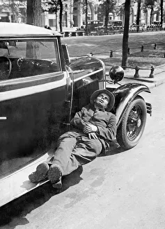 Monetary: Transporting Deutsche Marks, 1948 (b/w photo)
