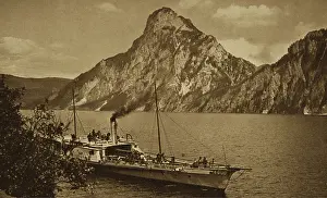 Traunstein: Traunsee with Traunstein and steamship Elisabeth