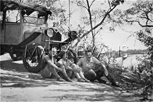 C1925: TREATT W/ OTHERS C1925