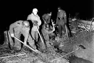 Blockade: Trenching at the Leningrad Front, 1943