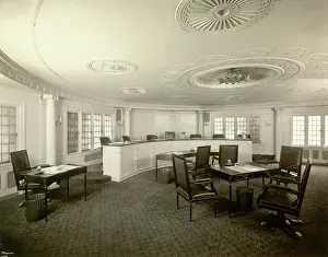 44th: Trial Room