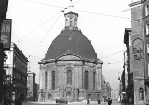 Churchyard: Trinity Church in Berlin, 1943