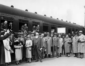 Anhalter: Trip to the Balkans of members of the Federal
