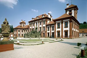 Troja: Troja Castle