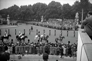 Trooping: Trooping the Colour - Queen Victoria Memorial