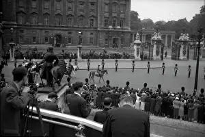 Trooping: Trooping the Colour - Queen Victoria Memorial