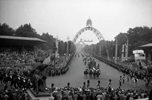 Trooping: Trooping the Colour - Queen Victoria Memorial